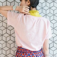 「コジコジ×ICE-WATCH」購入者特典のTシャツの着用イメージ。