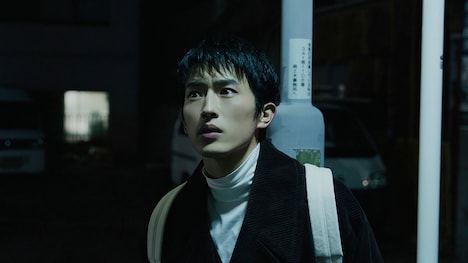 ドラマ「東京怪奇酒」より杉野遥亮。 (c)「東京怪奇酒」製作委員会