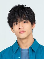 手塚良庵役の菅田琳寧。