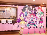 「メルティックスター in プリパラ」カフェの様子。