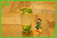 通期メニューの「チョロ松のさわやかキウイレモン」。