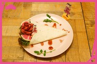 第1弾メニューの「トッティのローストビーフ トルティーヤ ブーケ」。