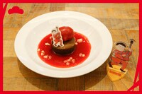 第1弾メニューの「おそ松のホットベリーショコラ」。