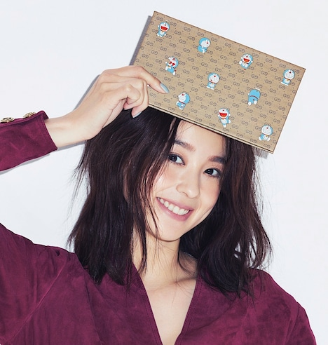 Oggi3月号に付属する「ドラえもん×GUCCI」のハードカバー製メモパッド。