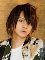 喪黒福造役の佐藤流司。