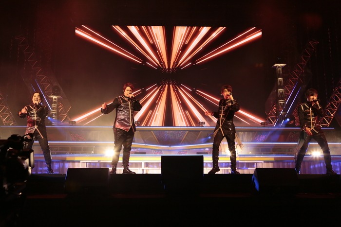 「アイドリッシュセブン 5th Anniversary Event "/BEGINNING NEXT"」公演1日目より、ZOOLのパフォーマンス。