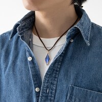 ブルーウォーターをイメージしたチャームの使用イメージ。