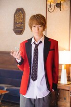 犬飼貴丈扮する上下凪。