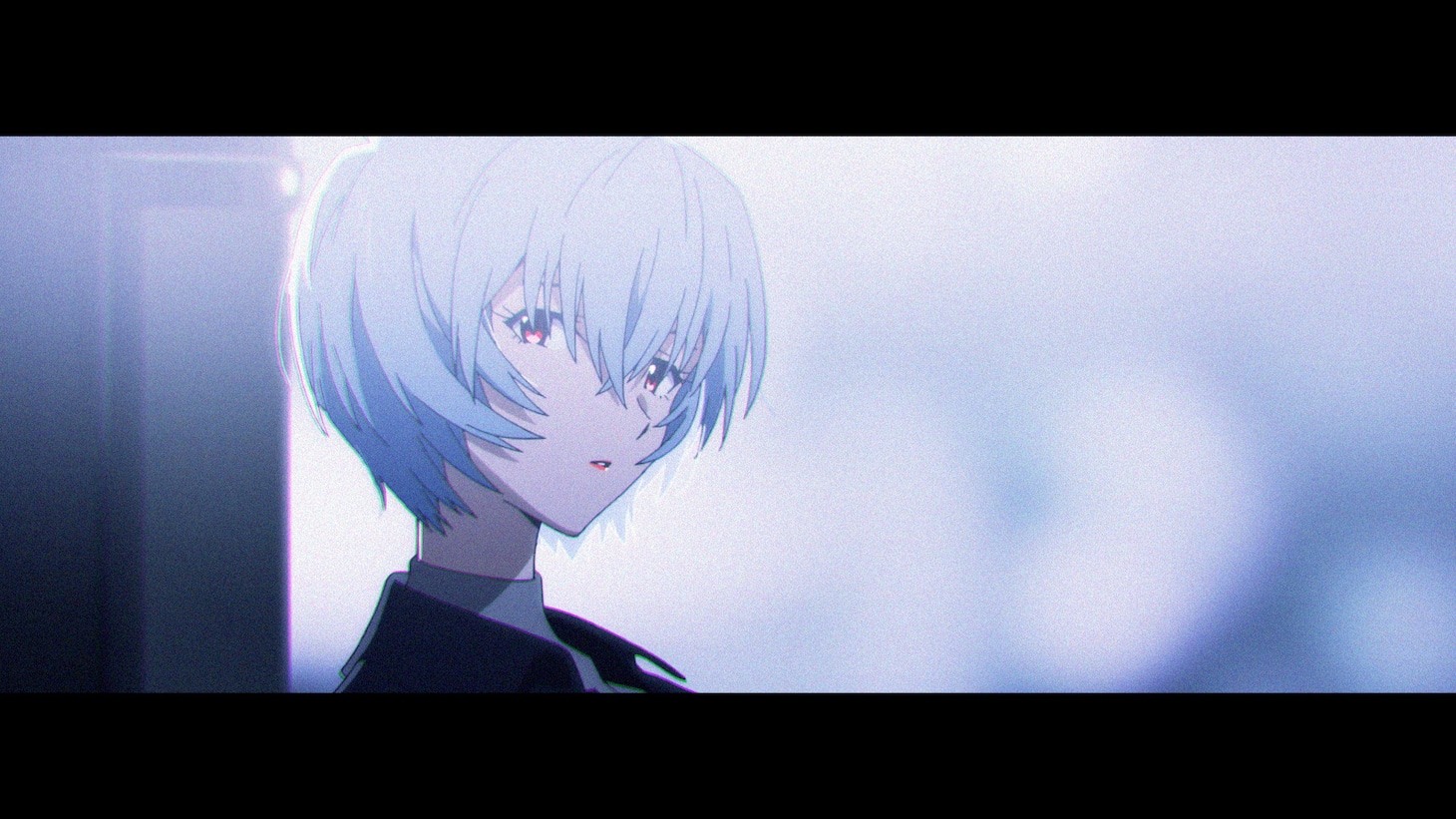 「綾波レイ、はじめての口紅、その後」より。(c)カラー