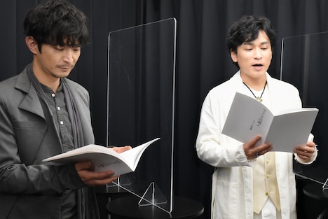 左から津田健次郎、森田成一