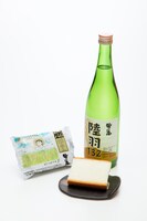 「酒ケーキ あすこの田はね」と「陸羽132」。