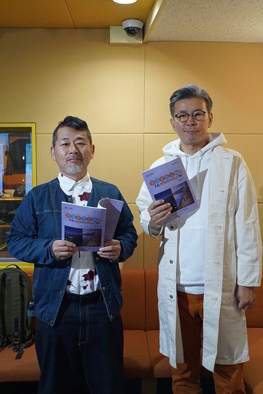 左から藤村忠寿、嬉野雅道。