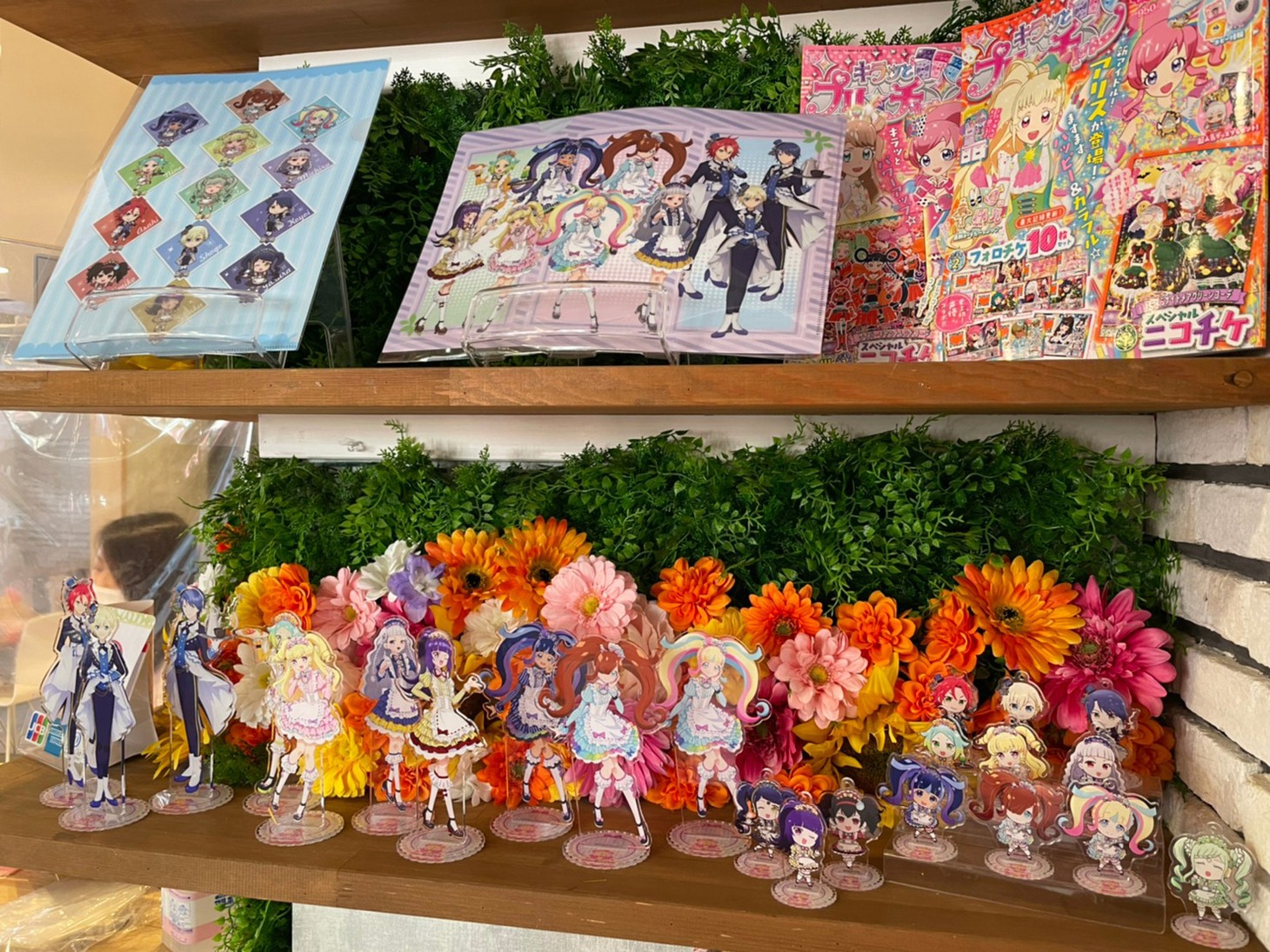 店内で販売されるグッズ。