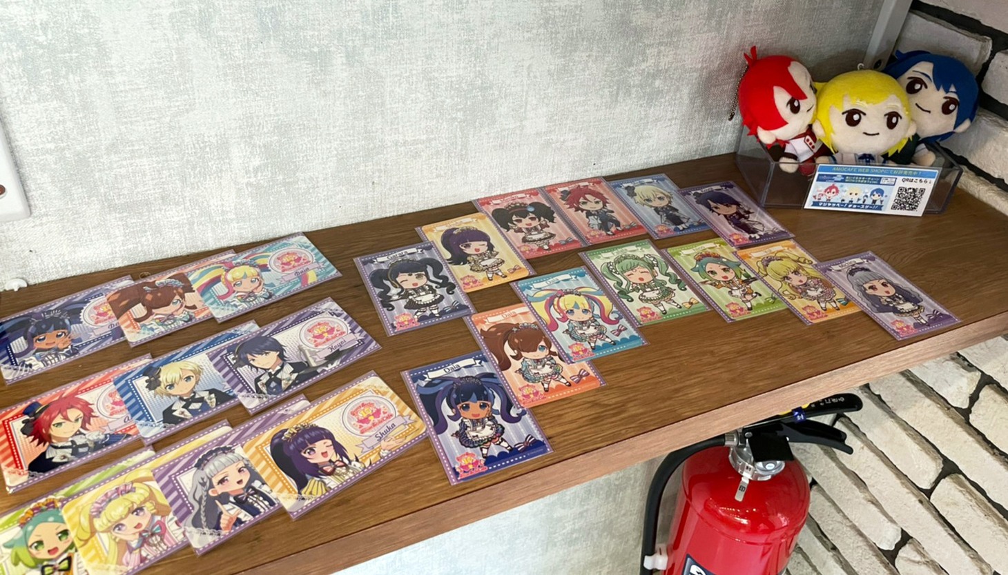 店内で販売されるグッズ。