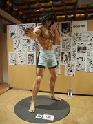 「戦と拳願仕合 ケンガンアシュラ原画×神田明神コレクションコラボ展」の展示の様子。