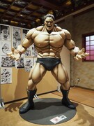 「戦と拳願仕合 ケンガンアシュラ原画×神田明神コレクションコラボ展」の展示の様子。