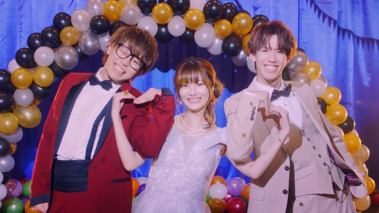 「Shall We Dance!!!」ミュージックビデオより。