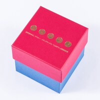 「川嶋 亜美 モデル 腕時計」の箱。