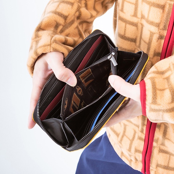 「逢坂 大河 モデル 長財布」使用イメージ