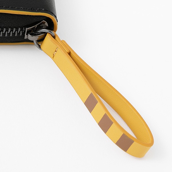 「逢坂 大河 モデル 長財布」の引き手。