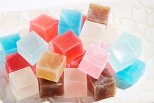 「CLAMP30周年記念 伽羅琥珀」