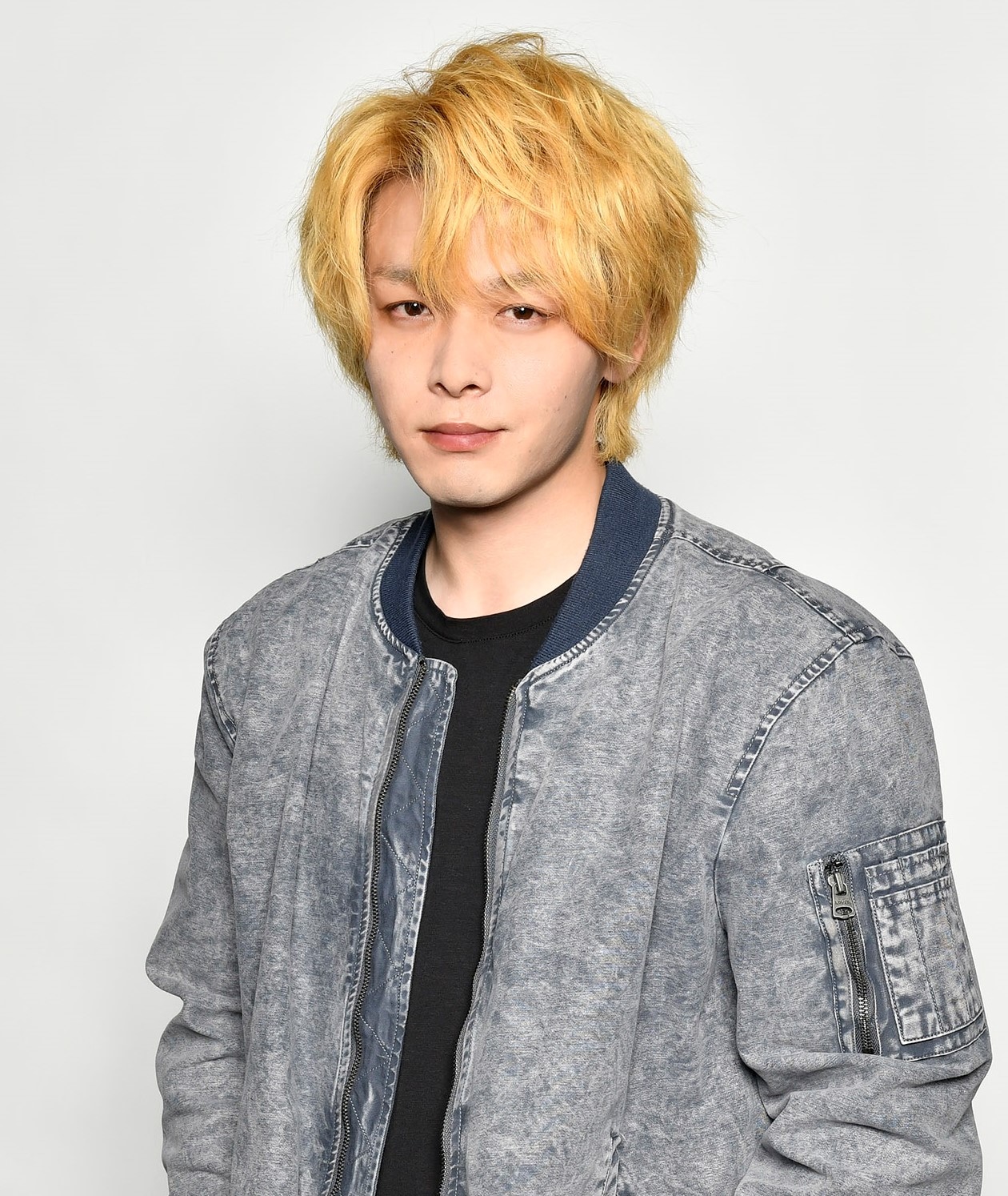 中村倫也扮する青山一。 (c)「珈琲いかがでしょう」製作委員会