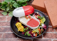 「アポトキシンカレー～トロピカルランド風～」(c)青山剛昌／小学館・読売テレビ・TMS 1996