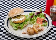 「BOYISH BURGER（世良真純）」(c)青山剛昌／小学館・読売テレビ・TMS 1996