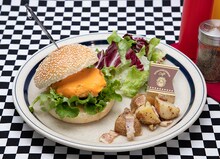 「OSUSOWAKE BURGER（沖矢昴）」(c)青山剛昌／小学館・読売テレビ・TMS 1996