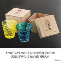 「ドラえもん 夢切子 江戸切子グラス」と桐箱。
