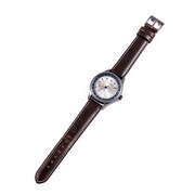 チノモデルの腕時計。