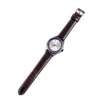 チノモデルの腕時計。