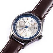 チノモデルの腕時計。