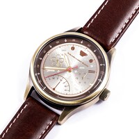 ココアモデルの腕時計。