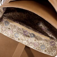 ココアモデルのバッグパック。