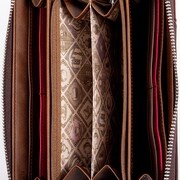 ココアモデルの長財布。