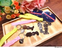 カスタマイズサービスで日付や名前を刻印したアイテムのイメージ。