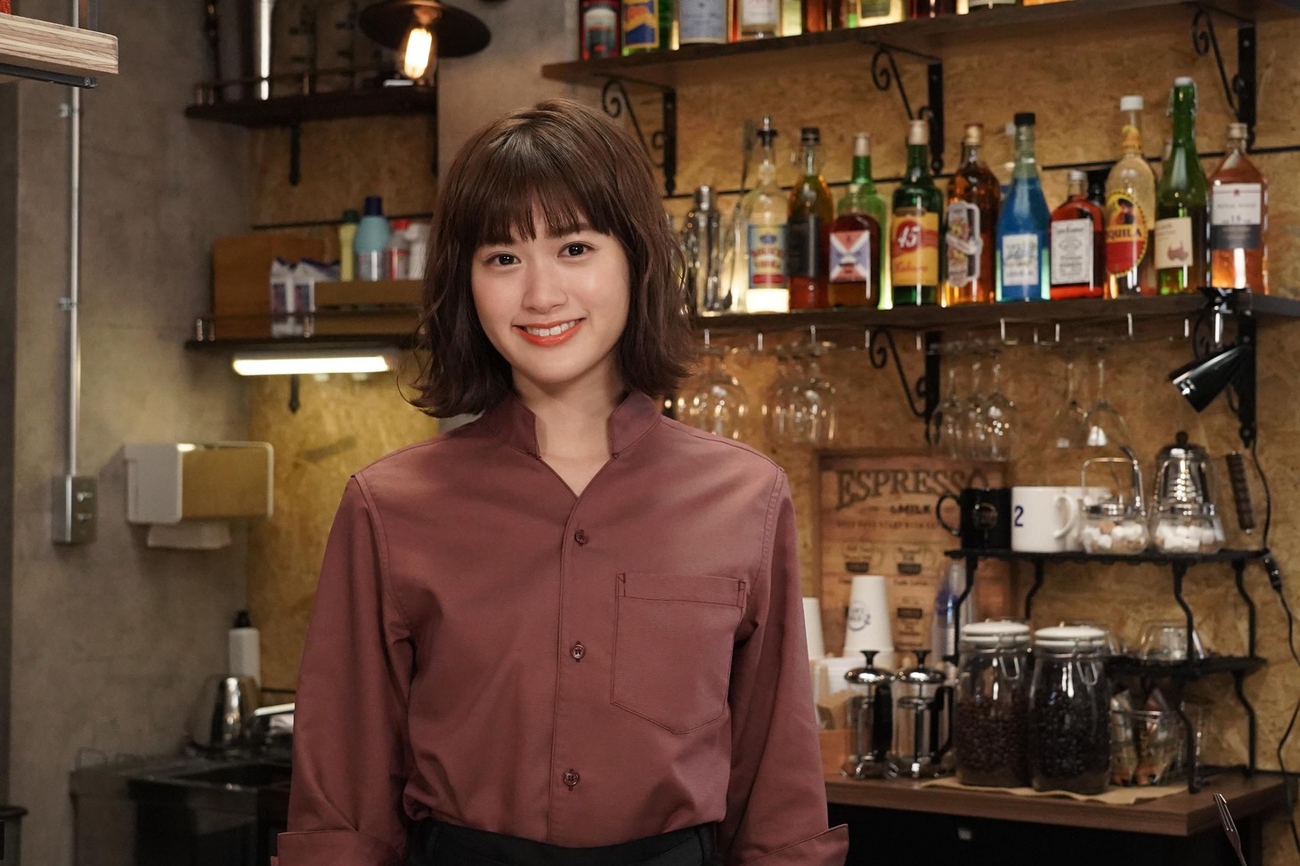 小西桜子扮する伊藤由奈。