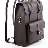 リゼモデルのバッグパック。