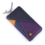 リゼモデルの長財布。