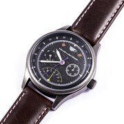 リゼモデルの腕時計。