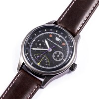 リゼモデルの腕時計。