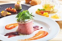 「鈴木財閥レセプションパーティ・コース ローストビーフ
〜ポーチドエッグ風とトリュフ香るポテト〜」