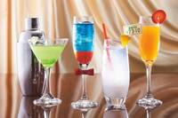 左から「女子高生探偵 〜キウイ＆グリーンアップル〜」「クールキッド 〜大人ベリーソーダ〜」「トリプルフェイス 〜ホワイトソーダ〜」「推理クイーン 〜マンゴー＆ストロベリー〜」