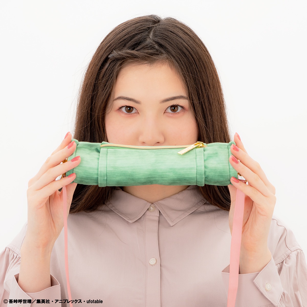 ラストワン賞「竹筒のペンポーチ」の使用イメージ。