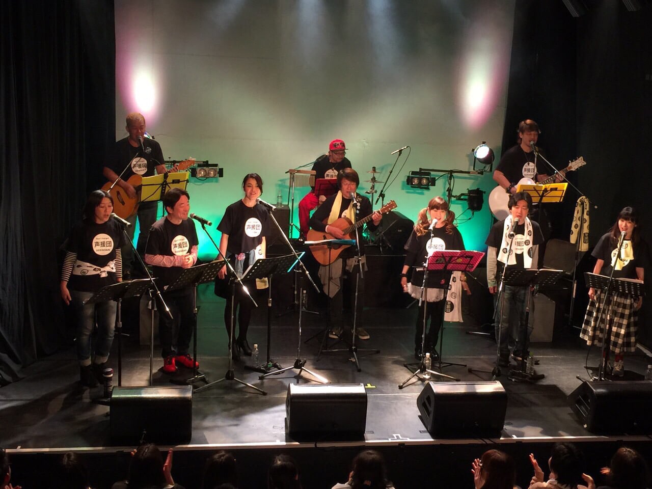 声援団によるチャリティイベントの様子。