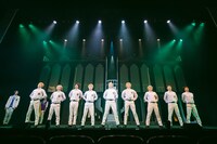 「ミュージカル『黒執事』～寄宿学校の秘密～」より、「翡翠の獅子（グリーン・ライオン）寮」。