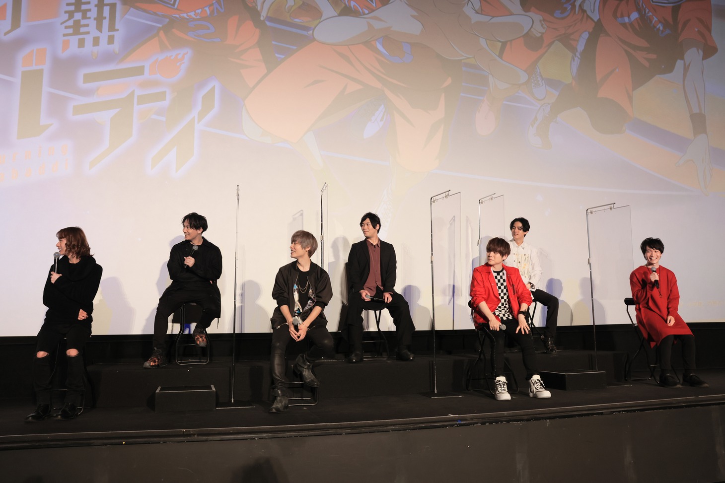 上段左から鈴木達央、古川慎、武内駿輔。下段左から大平峻也、岡本信彦、内田雄馬、佐藤元。