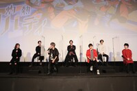 上段左から鈴木達央、古川慎、武内駿輔。下段左から大平峻也、岡本信彦、内田雄馬、佐藤元