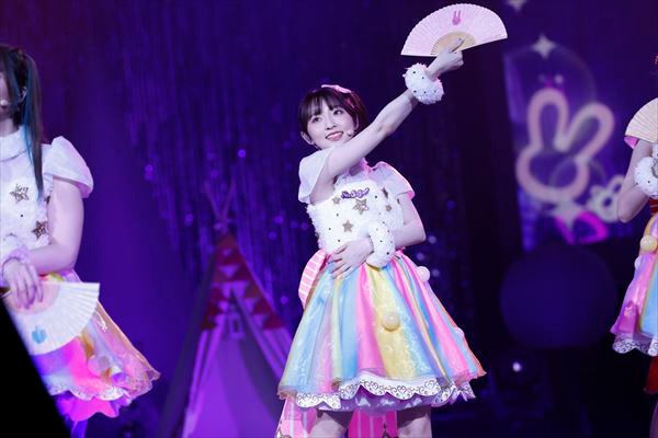 真中のん役の田中美海。